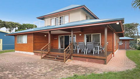 Absolute Beachfront At Hastings - Pubs and Clubs 2