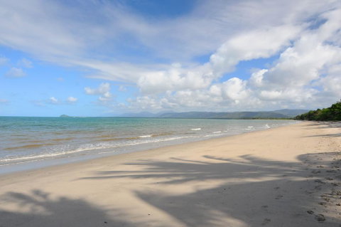 ABSOLUTE BEACHFRONT BLISS @ NEWELL BEACH - Pubs and Clubs 1