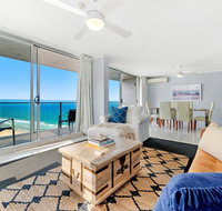 Absolute Beachfront in the heart of Surfers Paradi - Pubs and Clubs