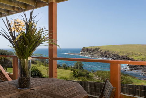 Absolute Oceanfront Cottage - Pubs and Clubs 0