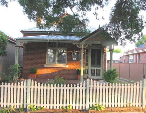 Acacia Cottage On Peel, Bathurst - Pubs and Clubs 0