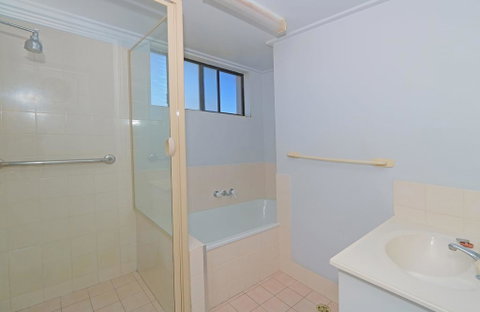 Acacia Holiday Apartment - Go Out 2