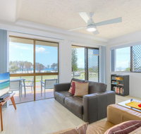 Acacia Holiday Apartment - Go Out