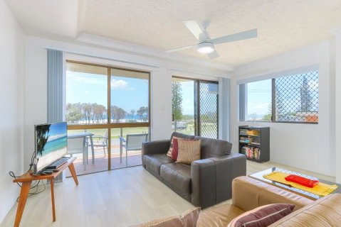 Acacia Holiday Apartment - Go Out 0