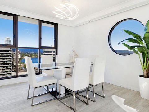 Acapulco 2 Bed Ocean View Surfers Paradise - Pubs and Clubs 2