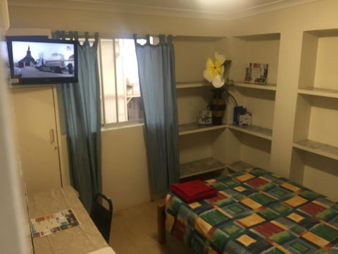 Accommodation @ Isa - Pubs and Clubs 2
