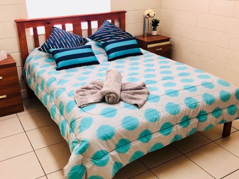Accommodation @ Isa - Pubs and Clubs 0