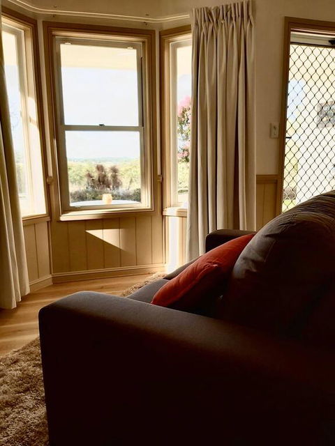 Accommodation Creek Cottages & Sundown View Suites - Pubs and Clubs 3