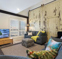 Accommodation Hunter - James Street Morpeth - Pubs and Clubs