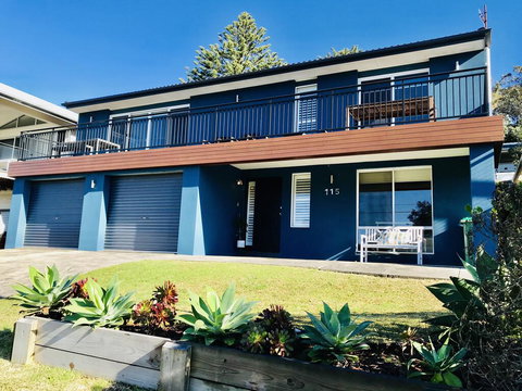 Acqua Dolce Beach House - Pubs and Clubs 0