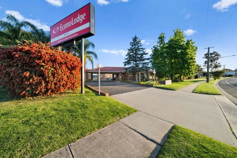 Econo Lodge Border Gateway Wodonga - Pubs and Clubs 2