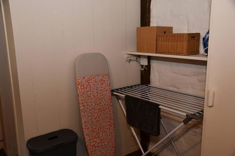 Diskin House Mt Pleasant Rd, Eltham For 16 Guests - Go Out 1