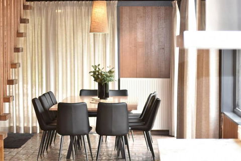 Diskin House Mt Pleasant Rd, Eltham For 16 Guests - Go Out 3