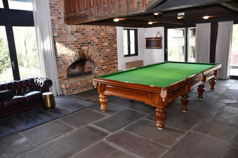 Diskin House Mt Pleasant Rd, Eltham For 16 Guests - Go Out 4