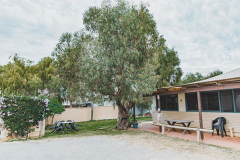 Dongara Hotel Motel - Pubs and Clubs 3