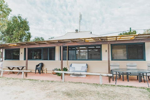 Dongara Hotel Motel - Pubs and Clubs 4