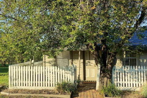 Dunkeld Secret Garden - Pubs and Clubs 1