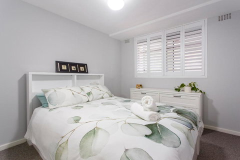 East Fremantle Escape - Pubs and Clubs 2