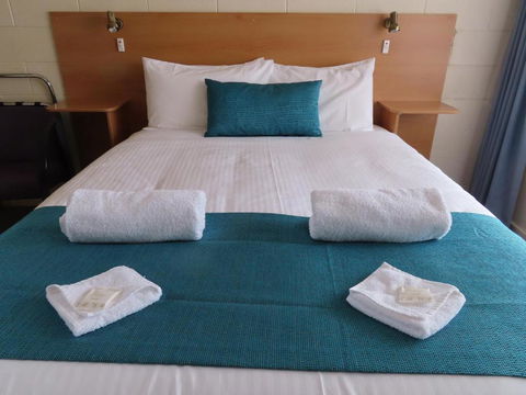 East West Motel Ceduna - Pubs and Clubs 2