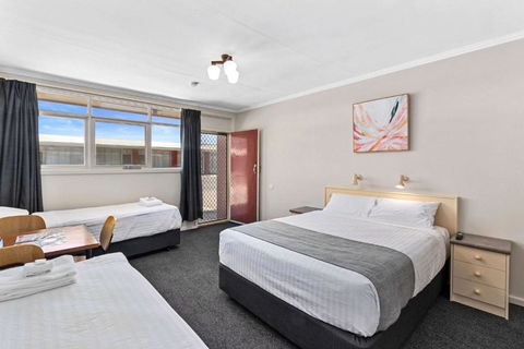 Econo Lodge Port Augusta - Go Out 1