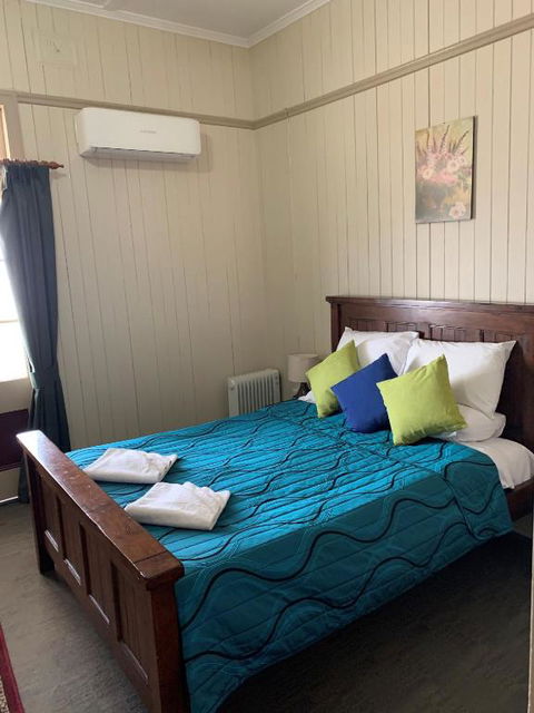 Exchange Hotel Toogoolawah - Pubs and Clubs 1