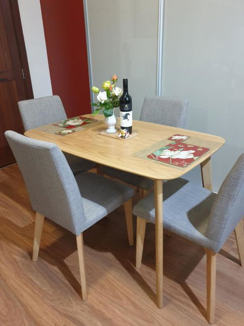 Equestrian Farm Stay - Pubs and Clubs 3