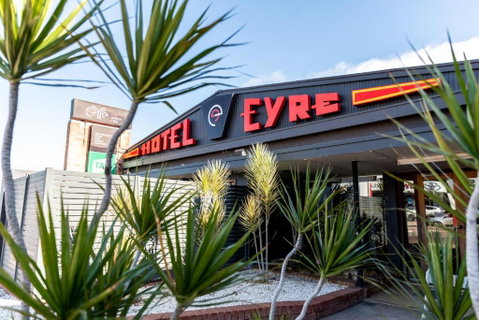 Eyre Hotel - Pubs and Clubs 4