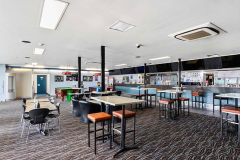 Foreshore Hotel - Pubs and Clubs 3