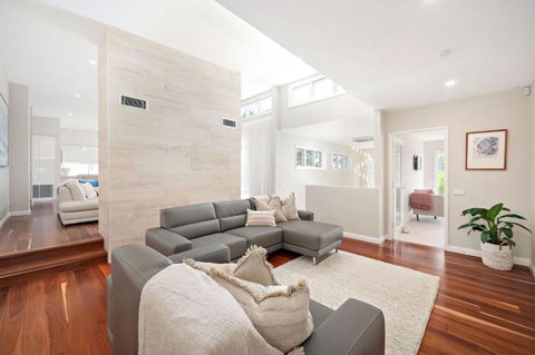 Gawul House - Pubs and Clubs 4