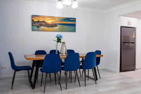 Getaway Lakefront Environmental House On Lake Macquarie With Water View - Pubs and Clubs 2