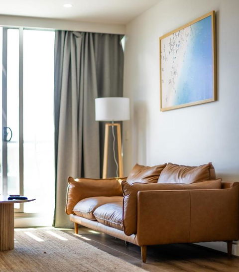 Glenelg Oasis, Pool, Gym, Spa & Sauna, Free Parking, City Views - Pubs and Clubs 2