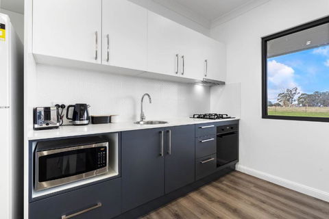 Glenowrie Cottage - 2 King Beds - Close To Cadia - Pubs and Clubs 2