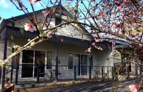 Goldberryaccommodation - Pubs and Clubs 1