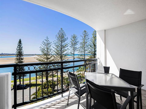 Golden Beach Oasis - Luxury Resort Living - Pubs and Clubs 4