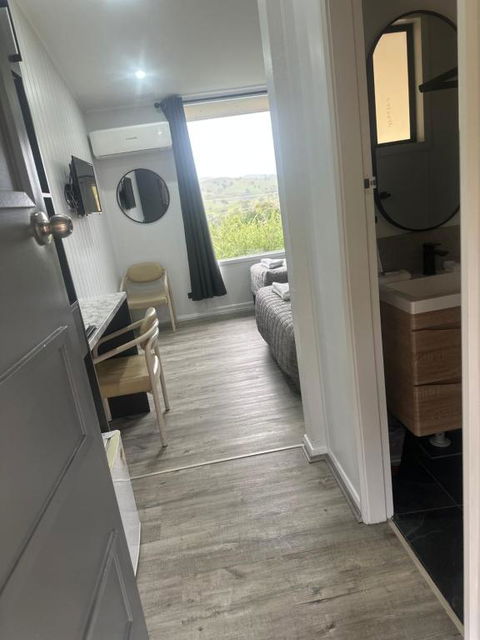 Garden Motor Inn - Pubs and Clubs 3