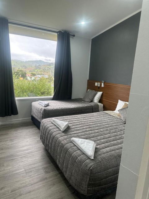 Garden Motor Inn - Pubs and Clubs 4