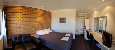 Goldfields Motel - Pubs and Clubs 4