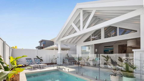 Gone Coastal - Pubs and Clubs 2