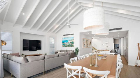 Gone Coastal - Pubs and Clubs 4