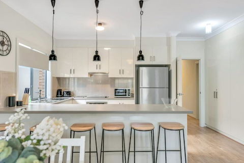 Goolwa Brooking St - Wi-Fi And Linen Included - Pubs and Clubs 0