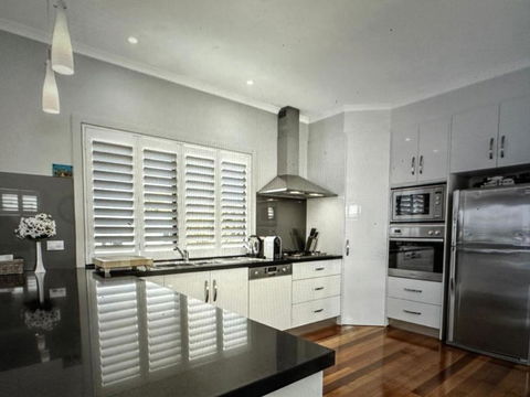 Goolwa Serenity - Modern, Peaceful, Linen & Wifi Included - Pubs and Clubs 2