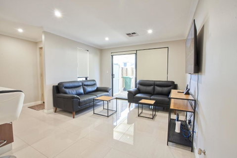 Gorgeous Family House Near Shops - Go Out 3