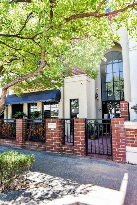 Ganesha Wellness Spa - Pubs and Clubs 4