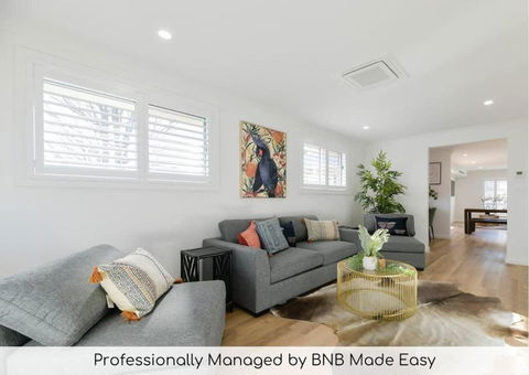 Getaway On Curran - CBD Escape, EV Plug, Firepit - Pubs and Clubs 0