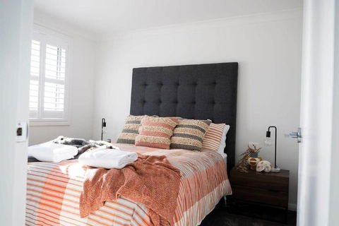 Getaway On Curran - CBD Escape, EV Plug, Firepit - Pubs and Clubs 1