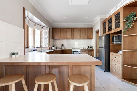 Gracelands Swiss Inspired Home With Gorgeous Grounds - Pubs and Clubs 1