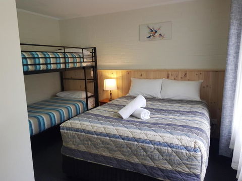 Grampians View Cottages And Units - Pubs and Clubs 4