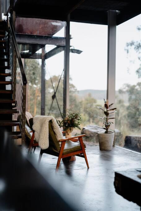 Grand Designs Eco Bush Retreat - Pubs and Clubs 3