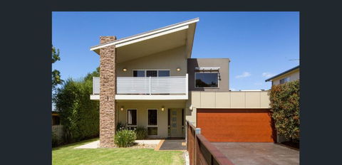 Grand Escape McKenzie - Solar Heated Pool WiFi, Netflix 5 Bdrm 4bthrm, Free 8kW EV Chging - Pubs and Clubs 1