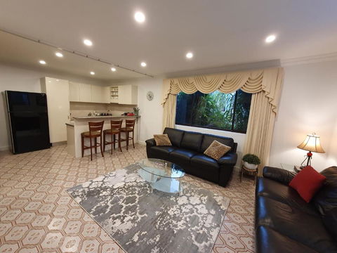 Grandview Melbourne Executive 2BR Apartment - Pubs and Clubs 0